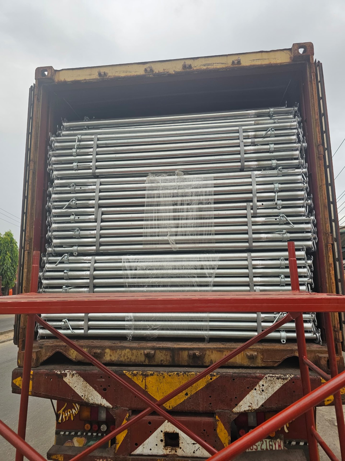 Galvanised Acrow Props (Container Load)